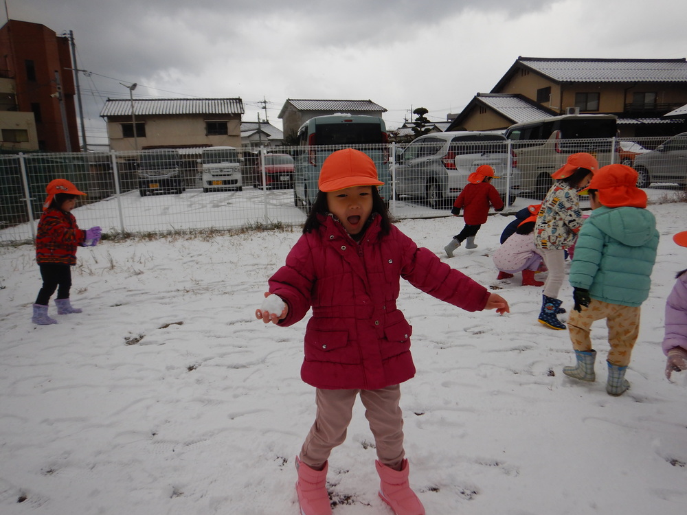 雪遊び