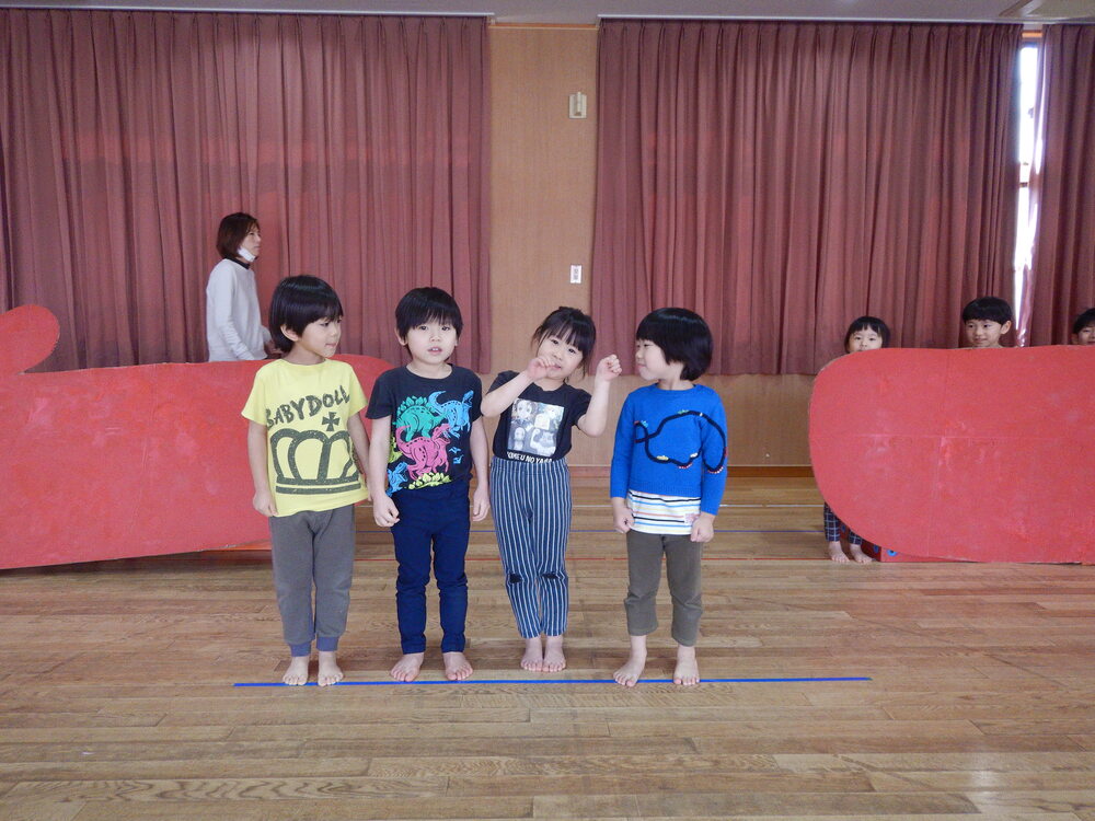 お楽しみ会の練習 (1)