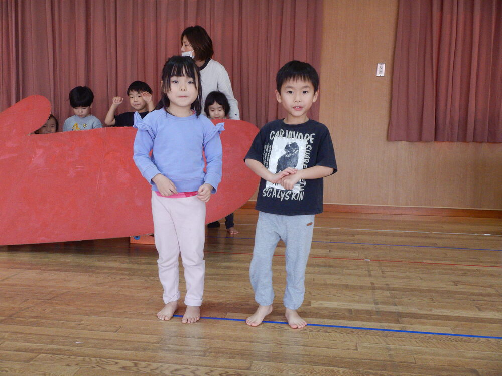 お楽しみ会の練習 (3)