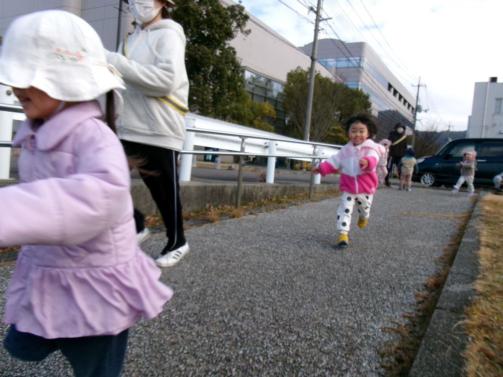 あすてらす公園で遊ぶ子ども (4)