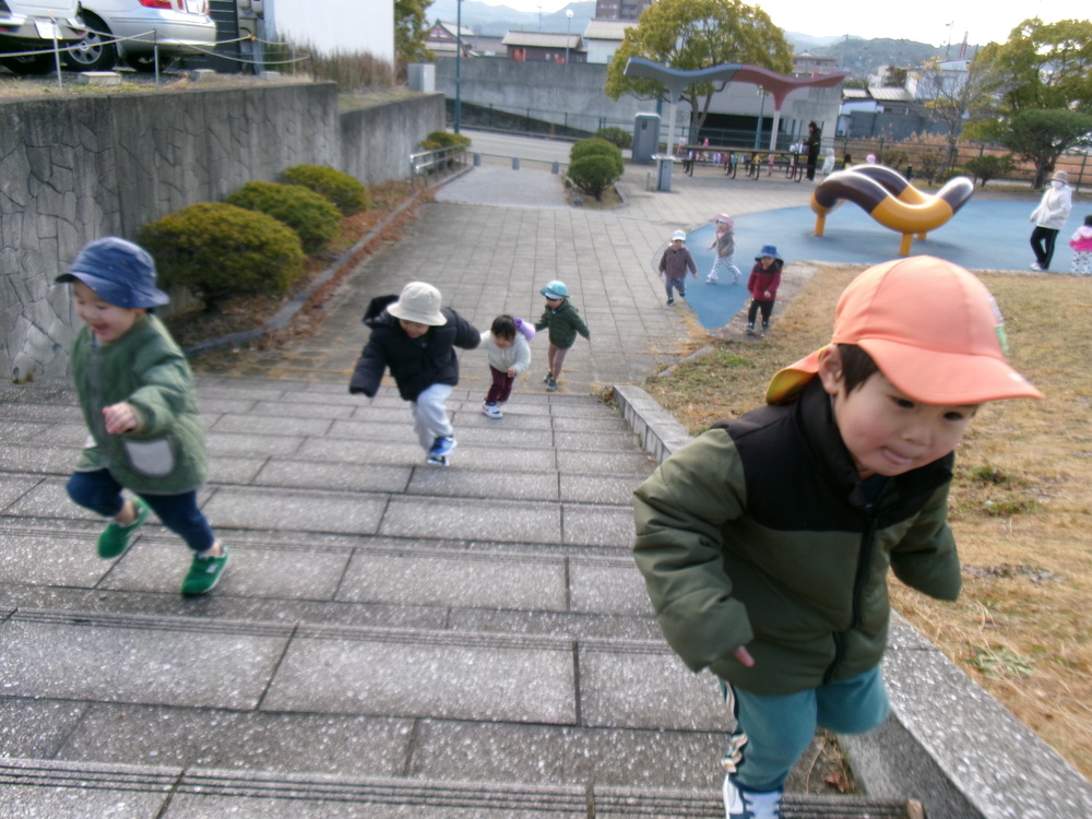 あすてらす公園で遊ぶ子ども (7)