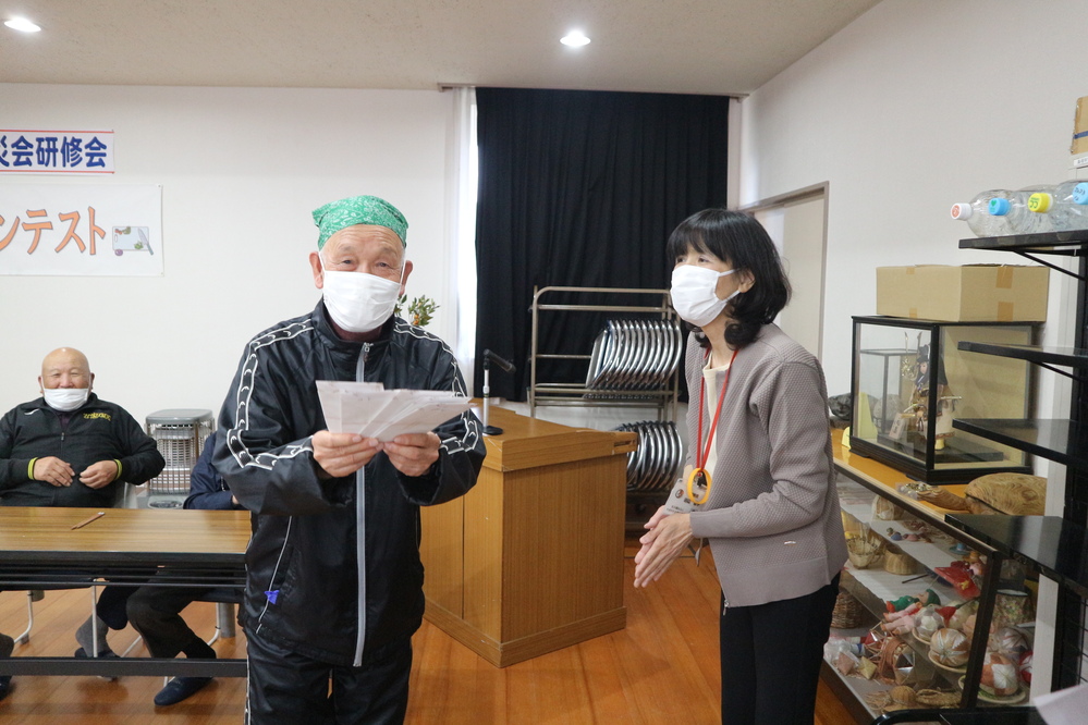 優秀賞受け取り