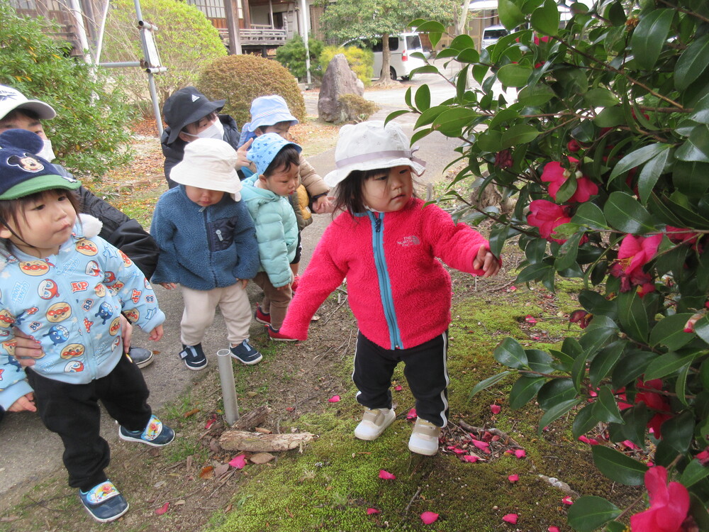 円応寺を探索している様子 (2)