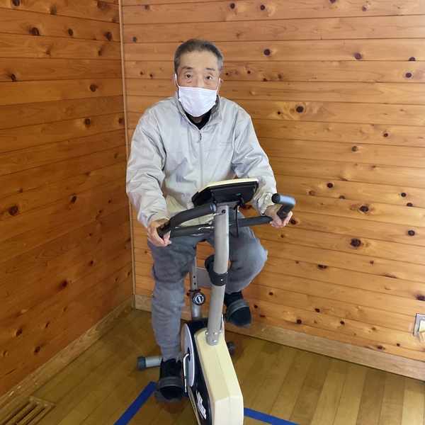 自転車漕ぎをしています