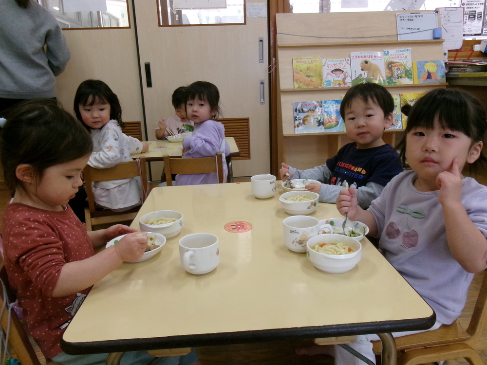 給食の様子 (4)
