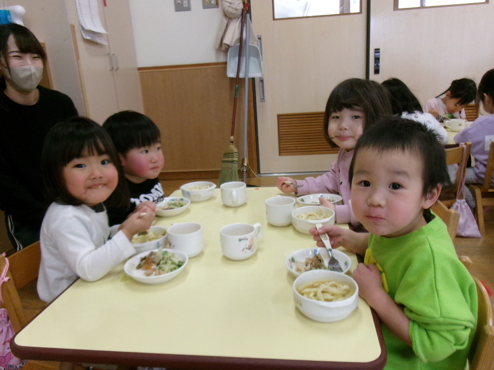 給食の様子 (5)