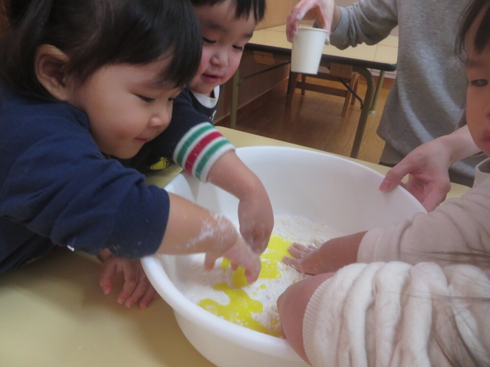 小麦粉粘土遊び