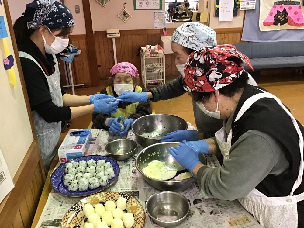 おにぎり作り