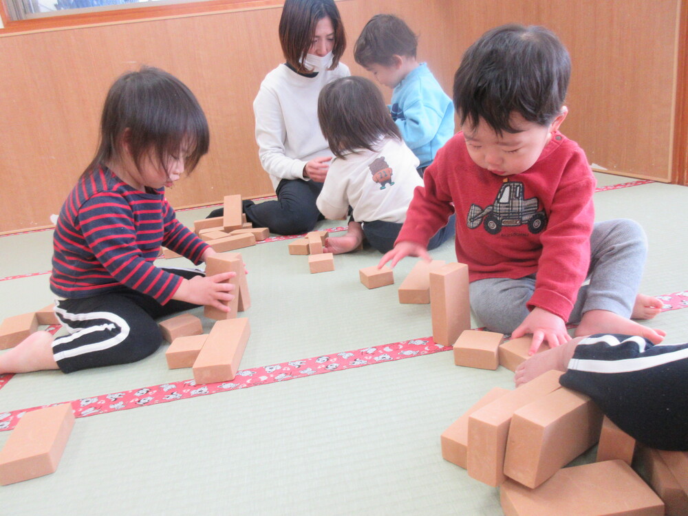 ソフト積み木遊びの様子 (2)