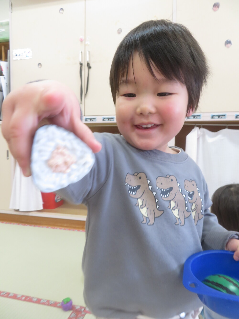 パン屋さんごっこをする様子 (2)
