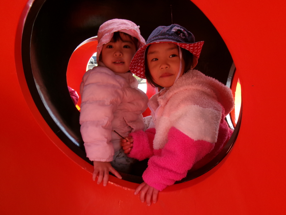 あすてらす公園で遊ぶ子ども (1)