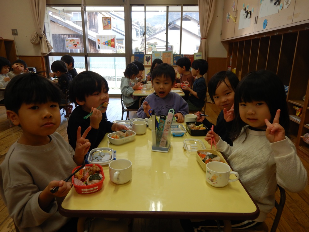 お弁当ごっこ (2)