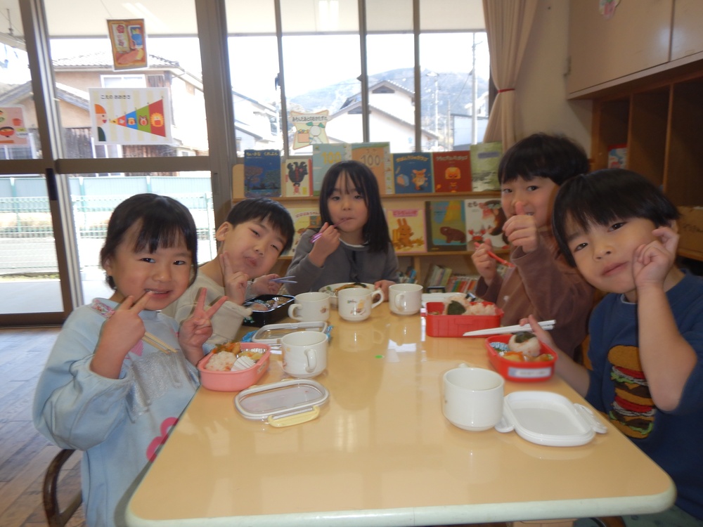 お弁当ごっこ (4)