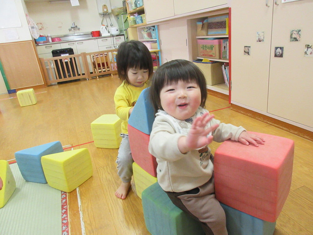 プラフォーミングで遊んでいる様子