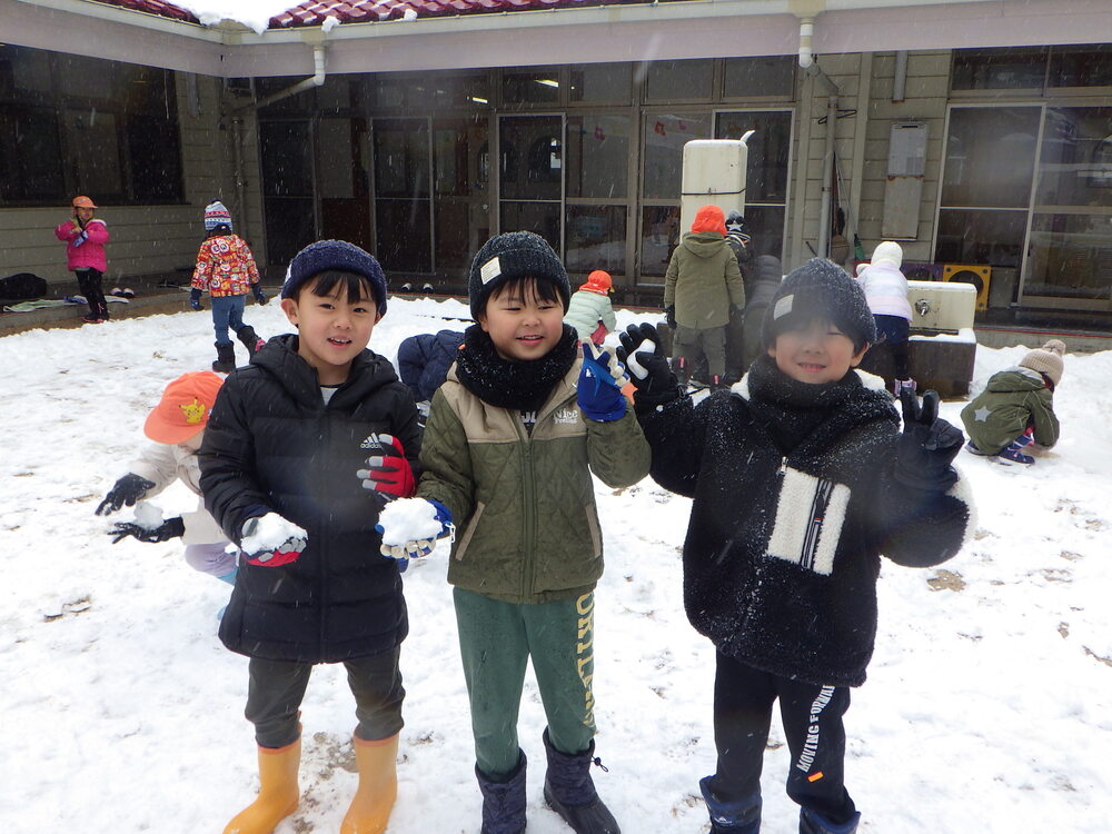雪遊びの様子