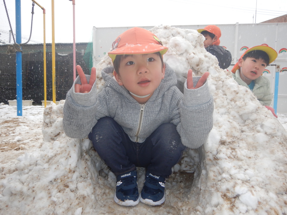 雪遊びの様子 (3)