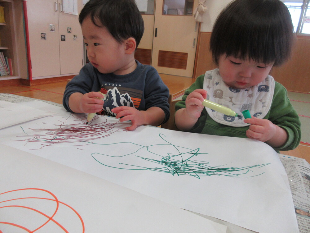 お絵かきの様子 (1)
