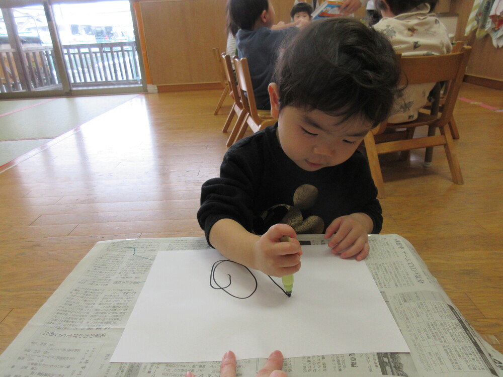 お絵かきの様子 (3)