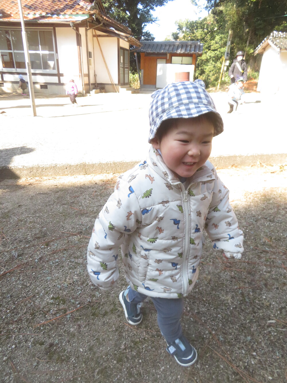 喜多の宮で遊ぶ様子 (1)