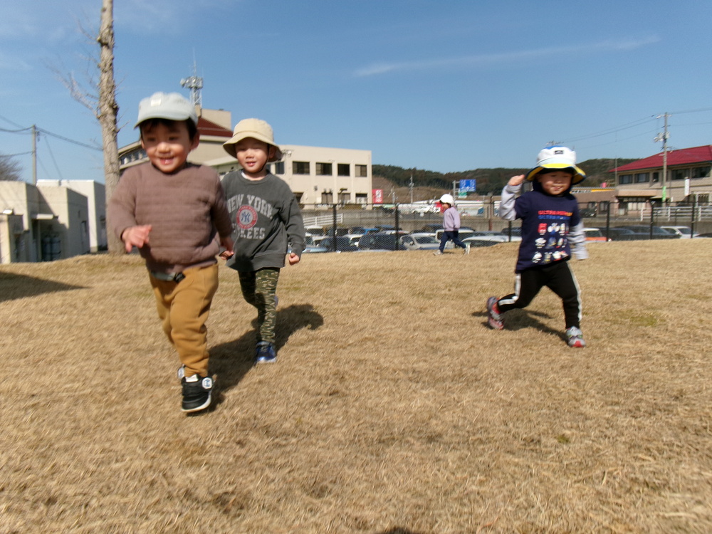 駅北公園で遊んでいる様子 (1)