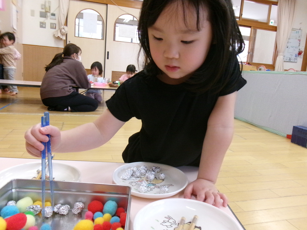 コーナー遊びを楽しむ子ども (5)