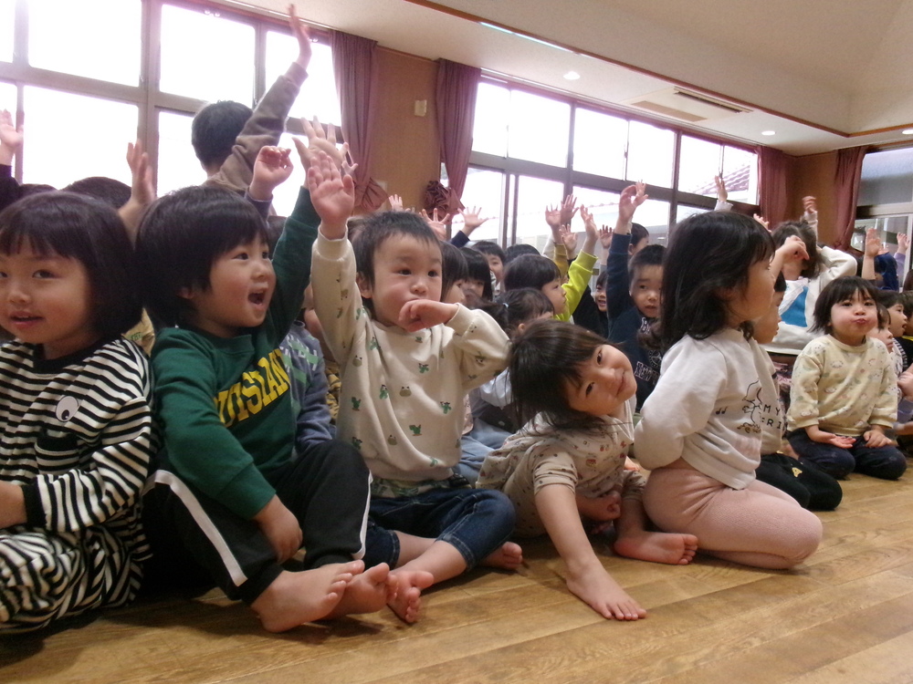 ひな祭り会とお弁当ごっこの様子 (4)