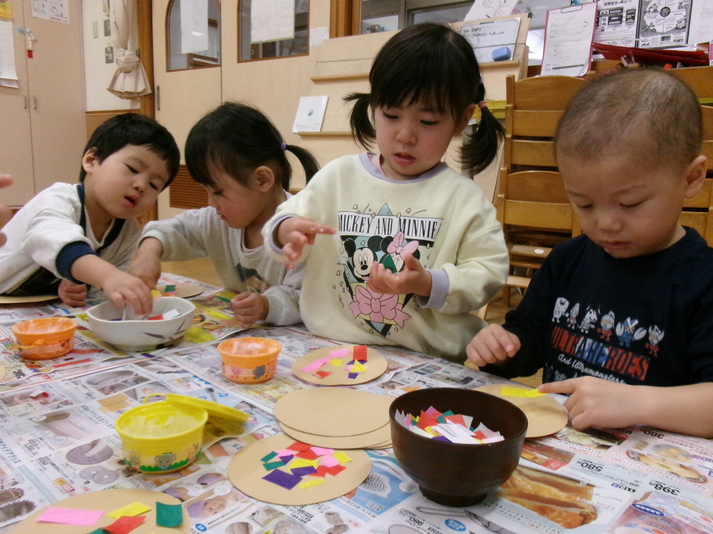 コーナー遊びをする子ども (4)