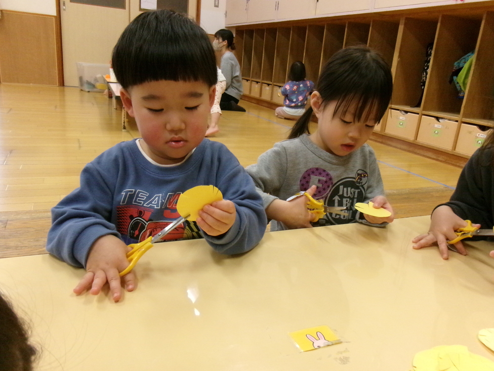 コーナー遊びをする子ども (5)