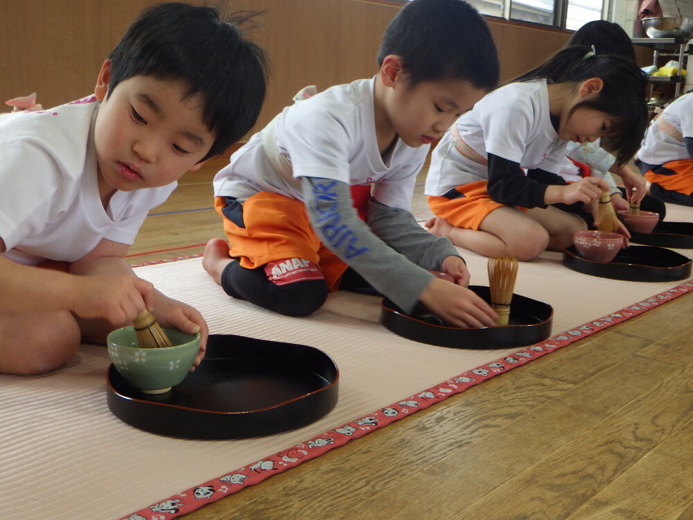 お茶のお稽古の様子