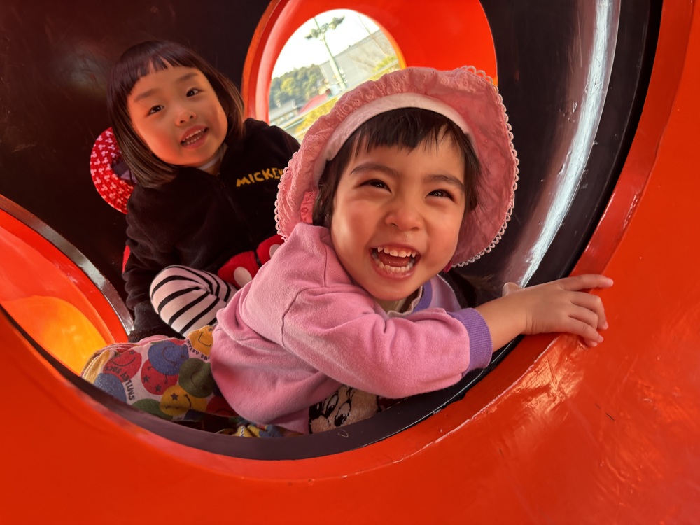 あすてらす公園で遊ぶ子ども (1)