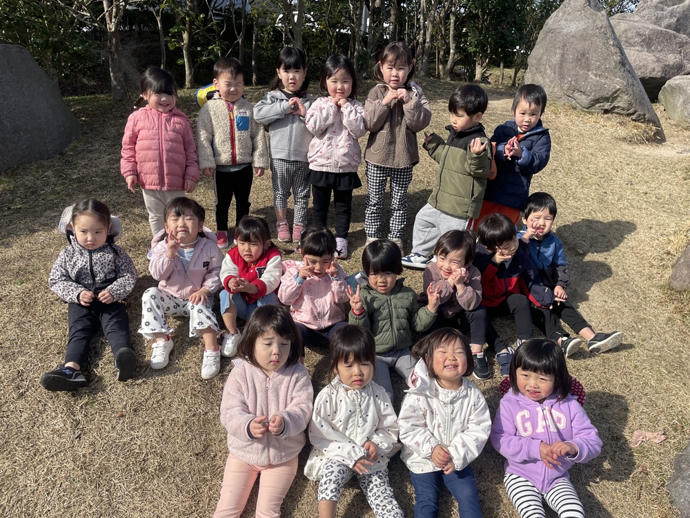 遠足を楽しむ子ども (1)