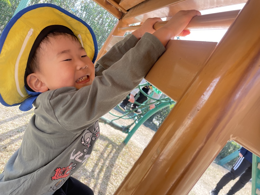 遠足を楽しむ子ども (3)