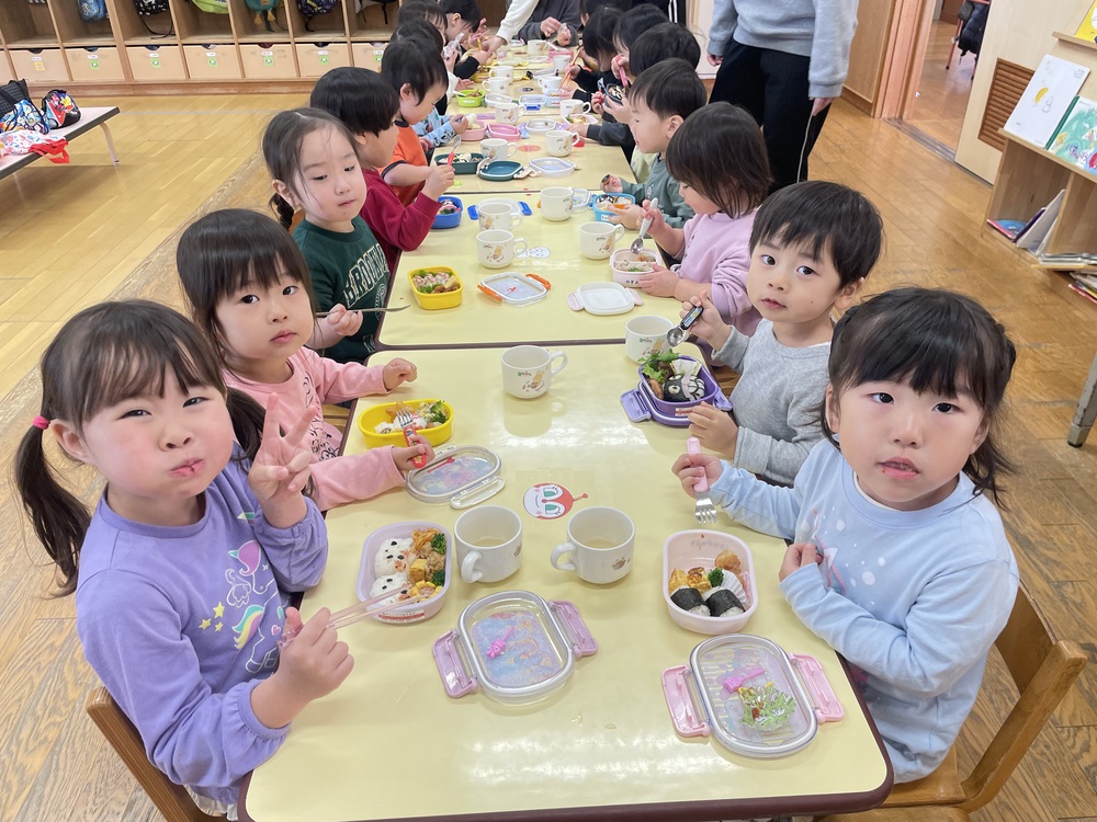 遠足を楽しむ子ども (9)