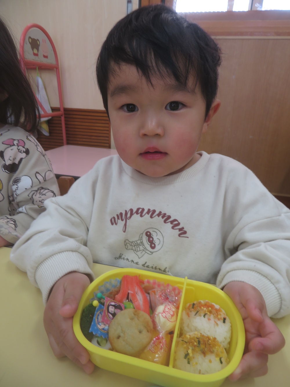 お弁当を食べる様子 (10)