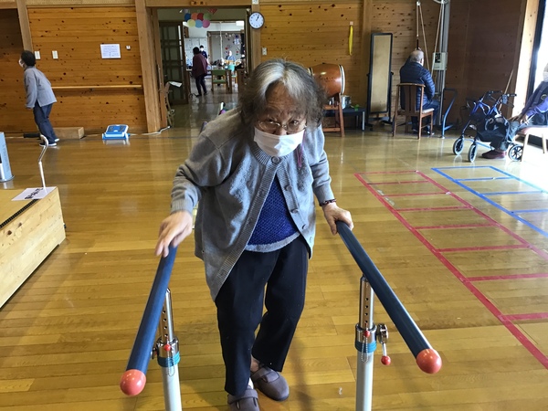 歩行中です