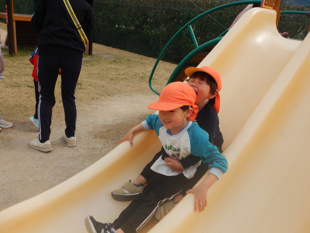 公園で遊び