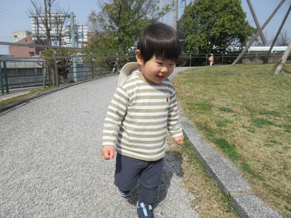 走っている