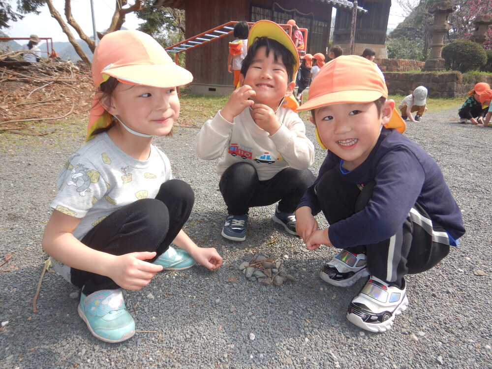 南の宮で遊んでいる様子 (2)