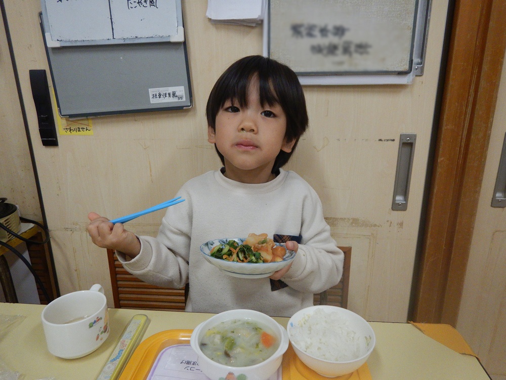 給食の様子 (3)