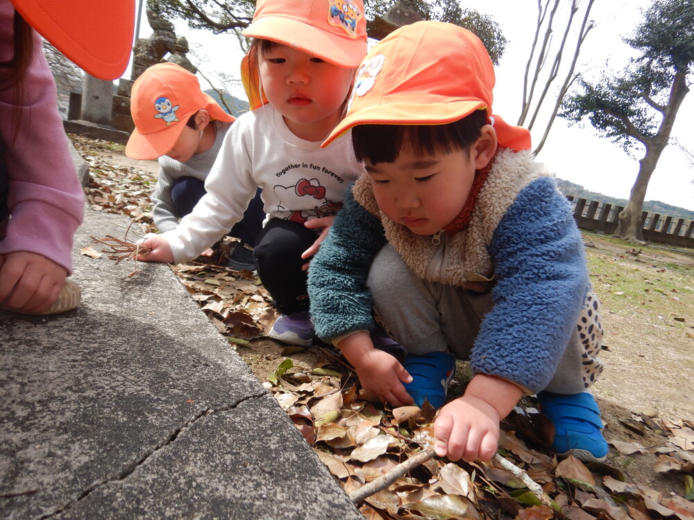 喜多の宮で遊ぶ子ども (5)