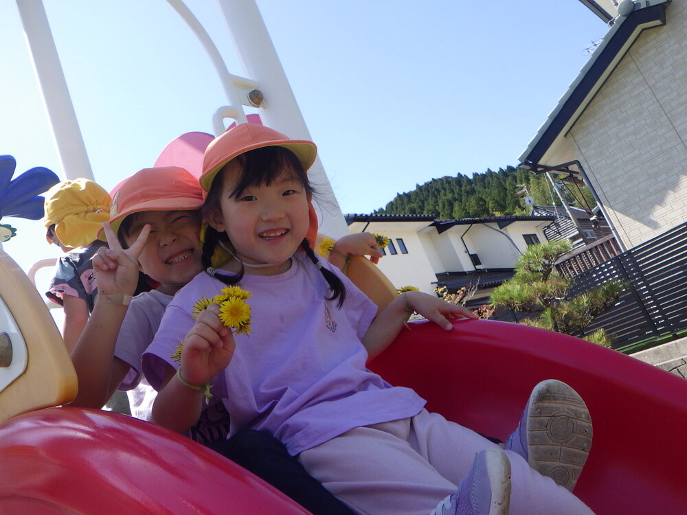 公園で遊ぶ子ども (5)