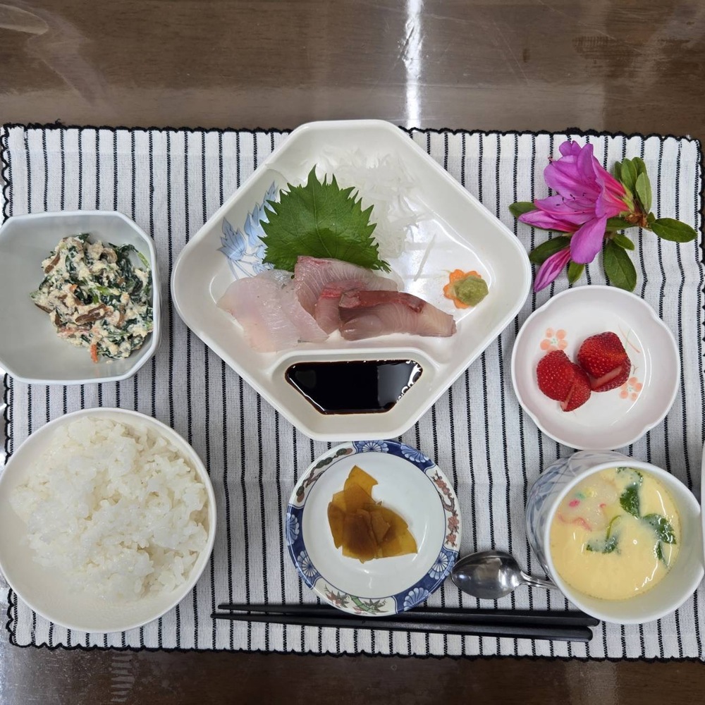 誕生食