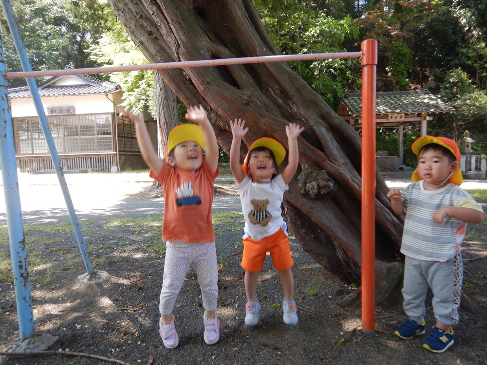 南の宮で遊ぶ子ども (6)
