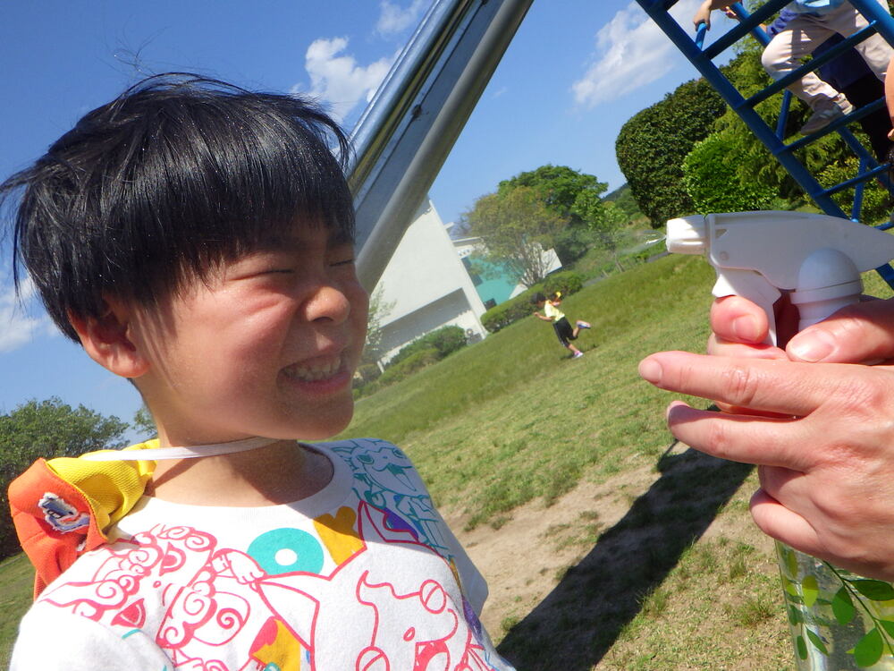 長久児童公園で遊ぶ子ども (3)