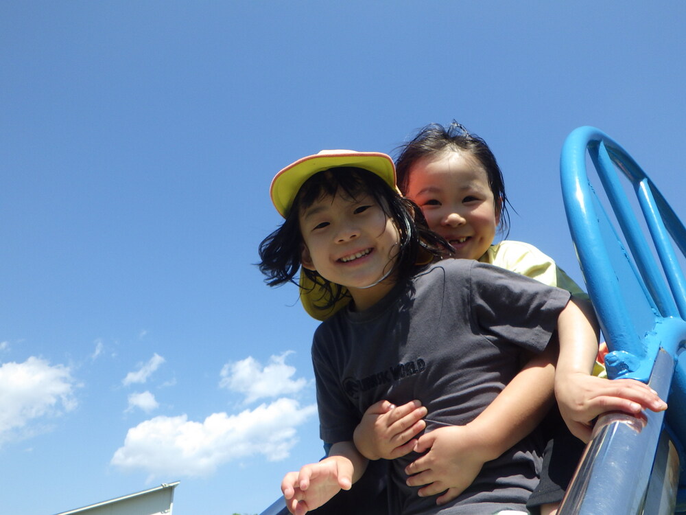 長久児童公園で遊ぶ子ども (4)