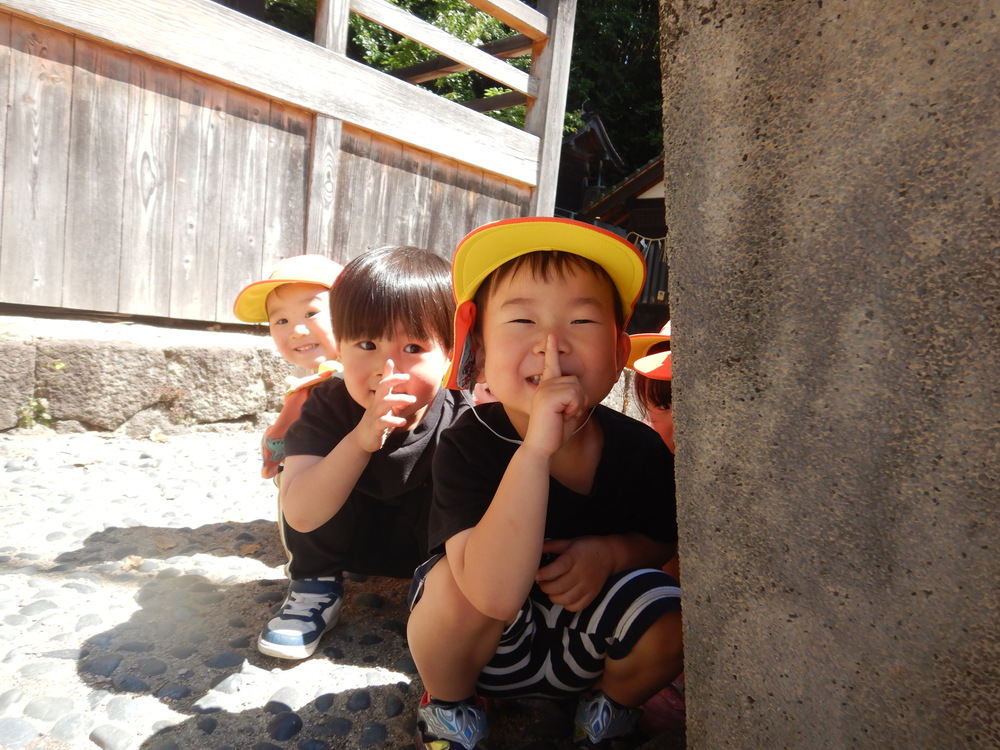 喜多の宮でかくれんぼ (2)