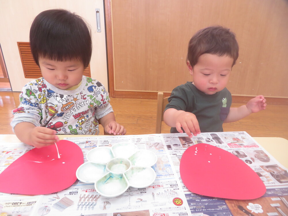いちごの制作の様子 (3)
