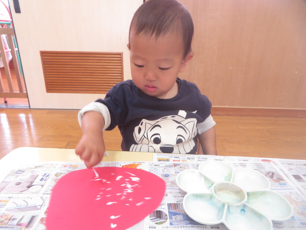 いちごの制作の様子 (4)