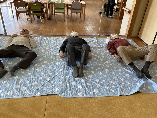 下肢の運動中です