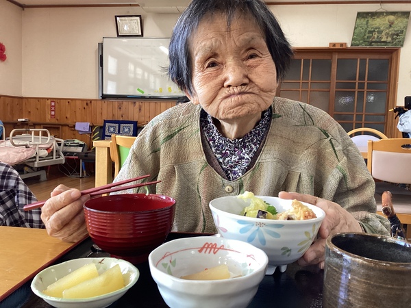 食事中